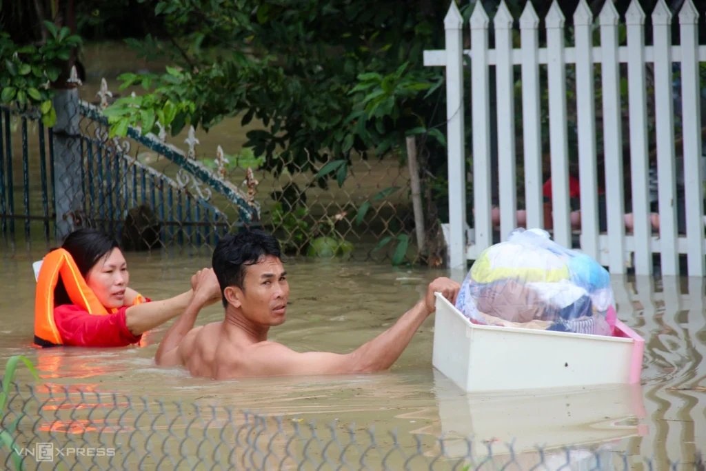 Lũ, sạt lở khắp nơi ở miền Trung, Tây Nguyên