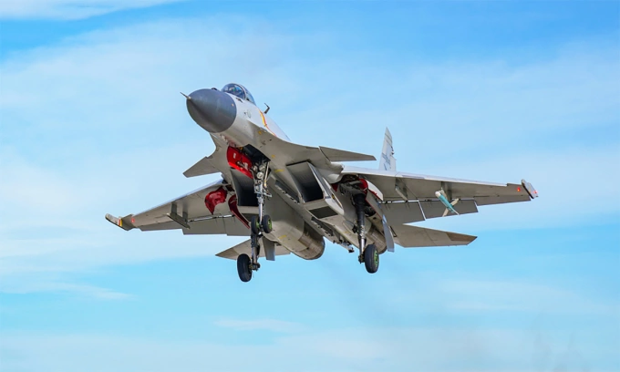 Trung Quốc nói J-15 bật radar cảnh giới khi chạm mặt F-15 Nhật