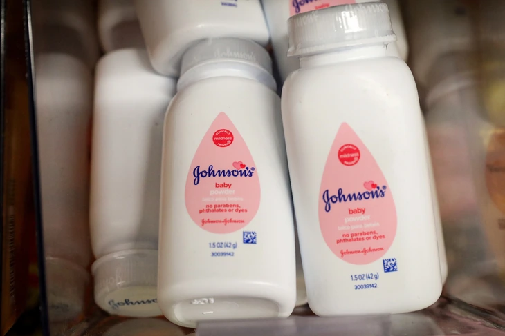 Hãng Johnson & Johnson bị buộc bồi thường 40 triệu USD trong vụ kiện phấn rôm gây ung thư