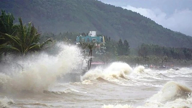 Dự báo tháng 12 Biển Đông có thể đón 2 cơn bão, miền Trung vẫn mưa lớn