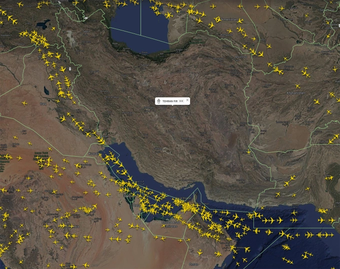 Không phận Iran vắng bóng máy bay