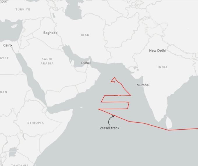 Tàu nghiên cứu Trung Quốc hoạt động gần tàu sân bay Mỹ ngoài khơi Iran
